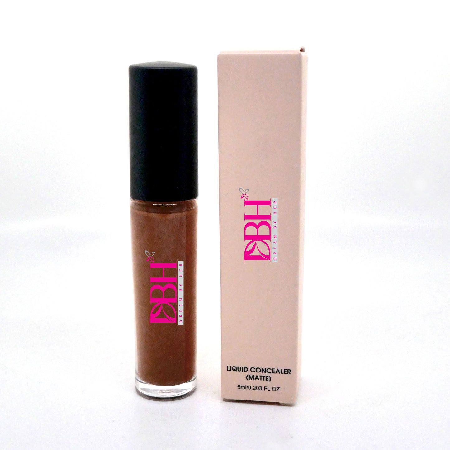 Long lasting creamy everyday concealer for colored skin