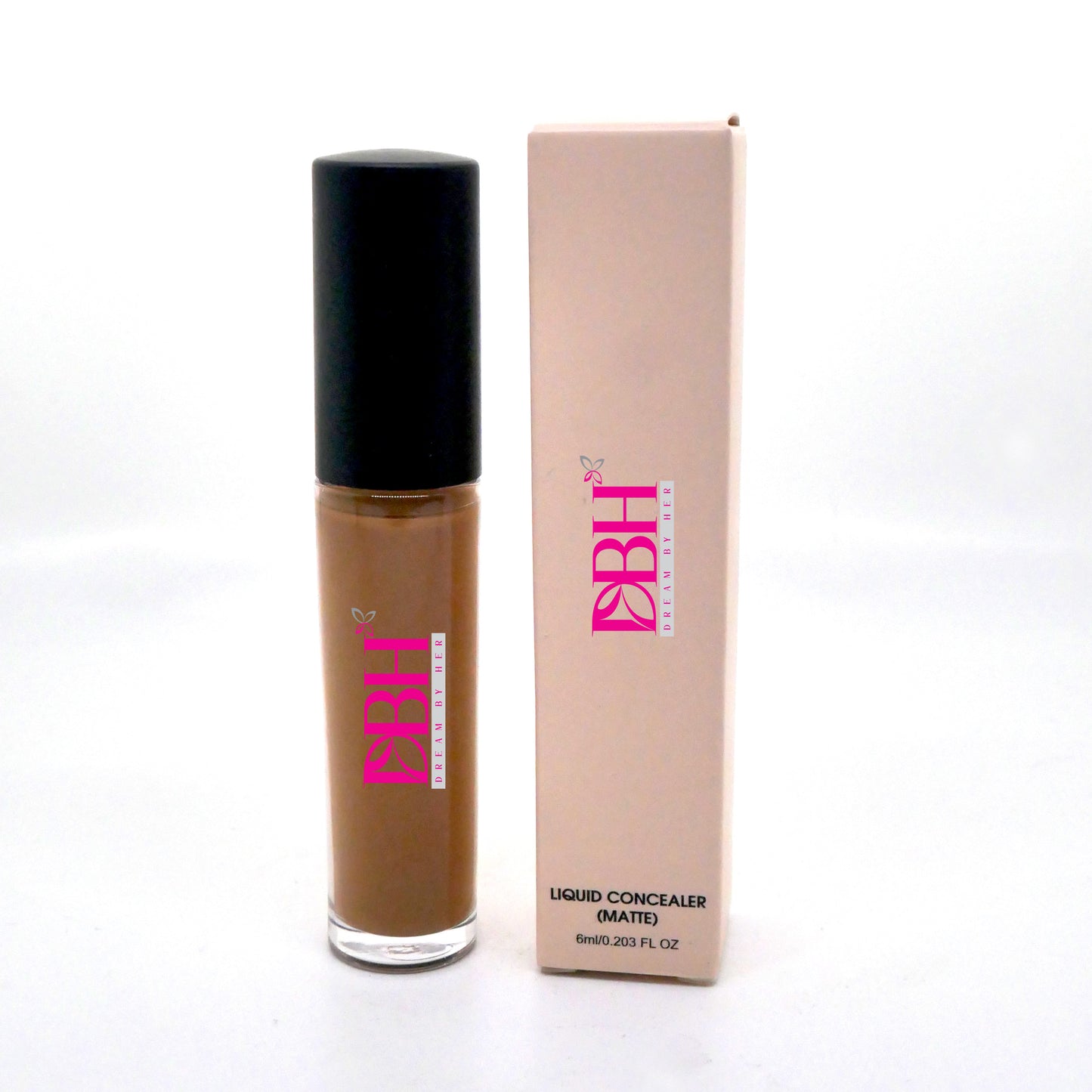 Long lasting creamy everyday concealer for colored skin